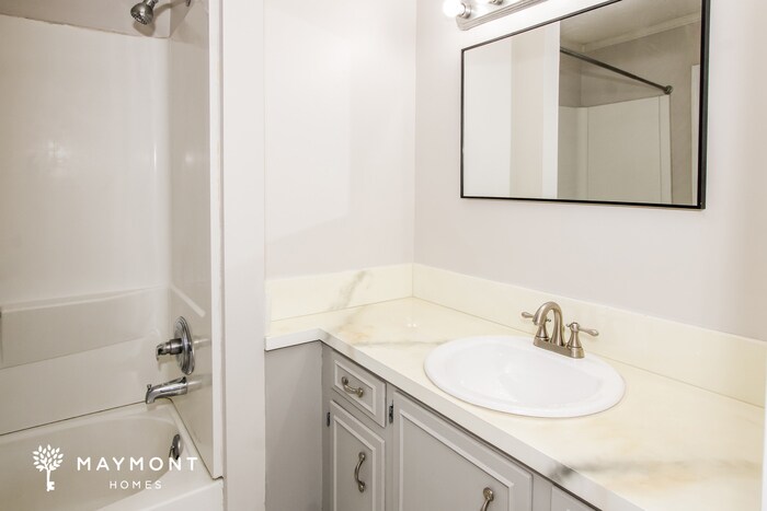 Building Photo - 10 Market Hall Ct