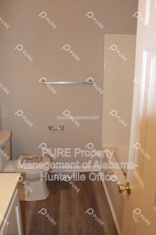 Building Photo - 2817 Wynterhall Rd SE