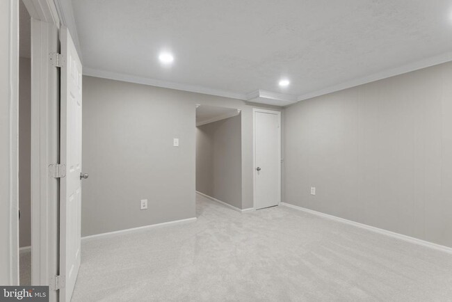 Building Photo - 941 Sherwood Ct