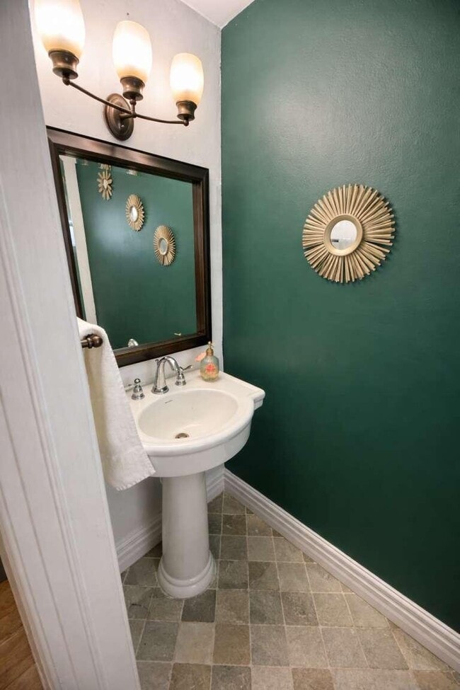 Building Photo - 6843 NW 29th Ave