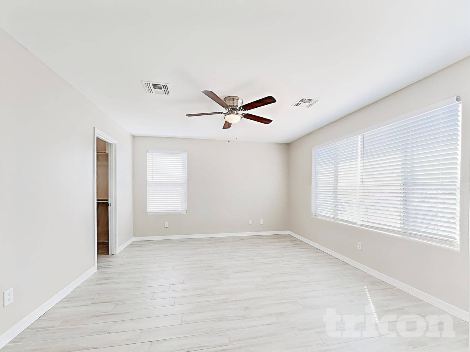 Building Photo - 819 W Dana Dr