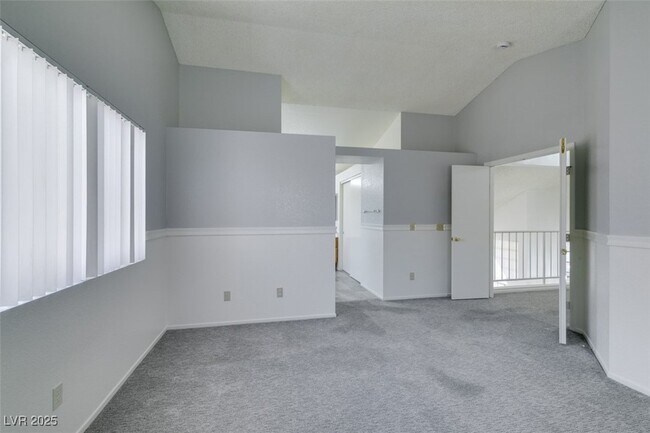 Building Photo - 1101 E Adelman Dr