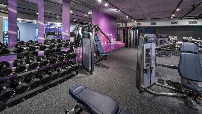 Building Photo - 425-475 E Atlantic Blvd