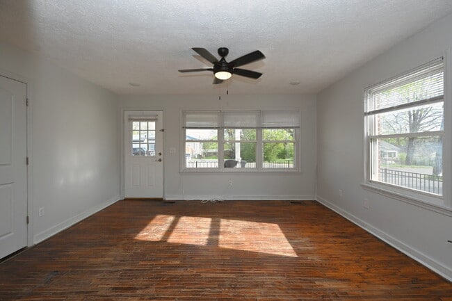 Building Photo - Updated 2BR/2BA Home | Rare Second Bath, Efficient Layout