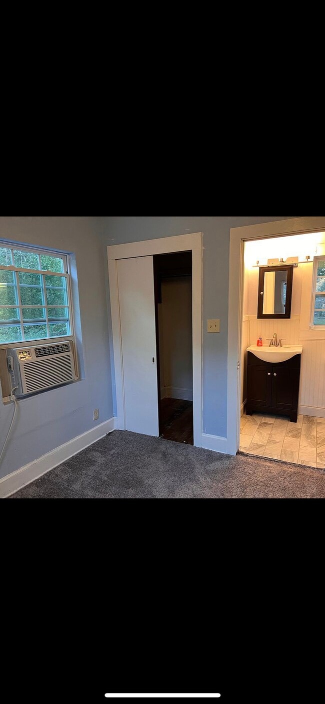 Building Photo - 511 Avondale Ct