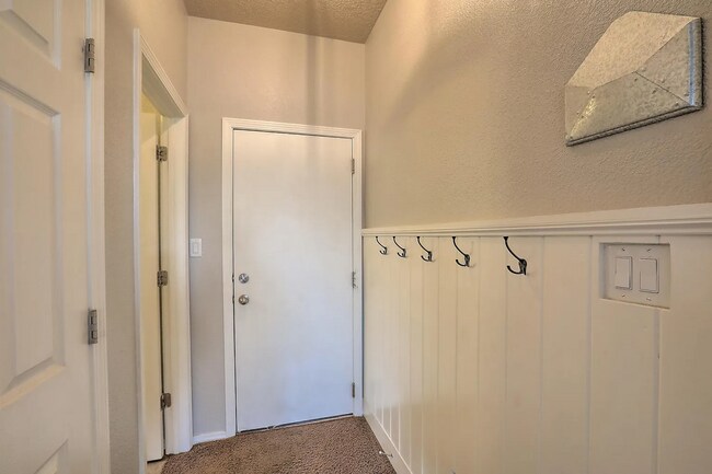 Building Photo - 3Bedroom, 2.5 Bath, 2 Story, 2 Car Garage 2,591 Sq Ft Home located on the Westside of Albuquerque.