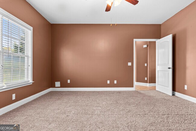 Building Photo - 1141 Whispering Lakes Trail