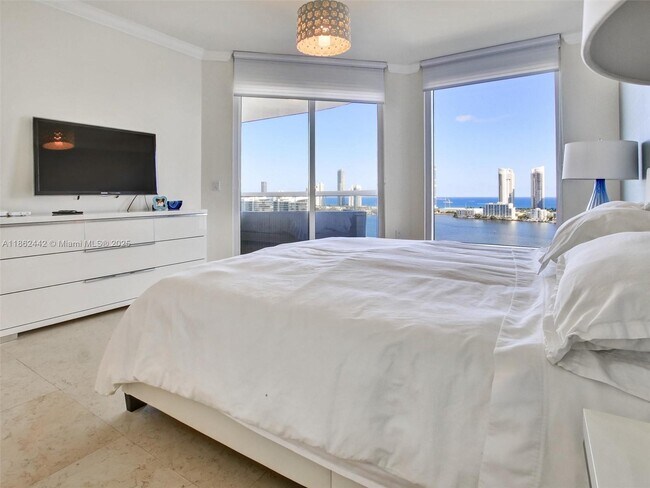 Building Photo - 6000 Island Blvd