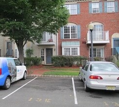 Building Photo - 29 Walnut St