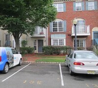 Building Photo - 29 Walnut St