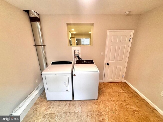 Building Photo - 809 Morris St