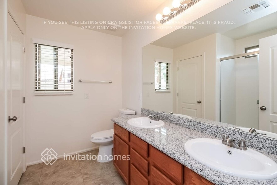 Building Photo - 38166 N Sandy Dr
