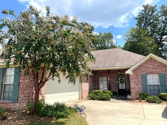 Primary Photo - 3 Bedroom in Flowood For Rent!