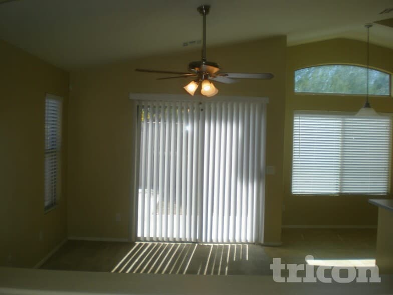 Building Photo - 16559 W Post Dr