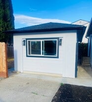 Building Photo - 300 Shasta St