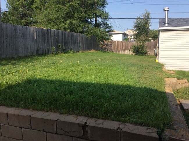 Building Photo - Single Family Home