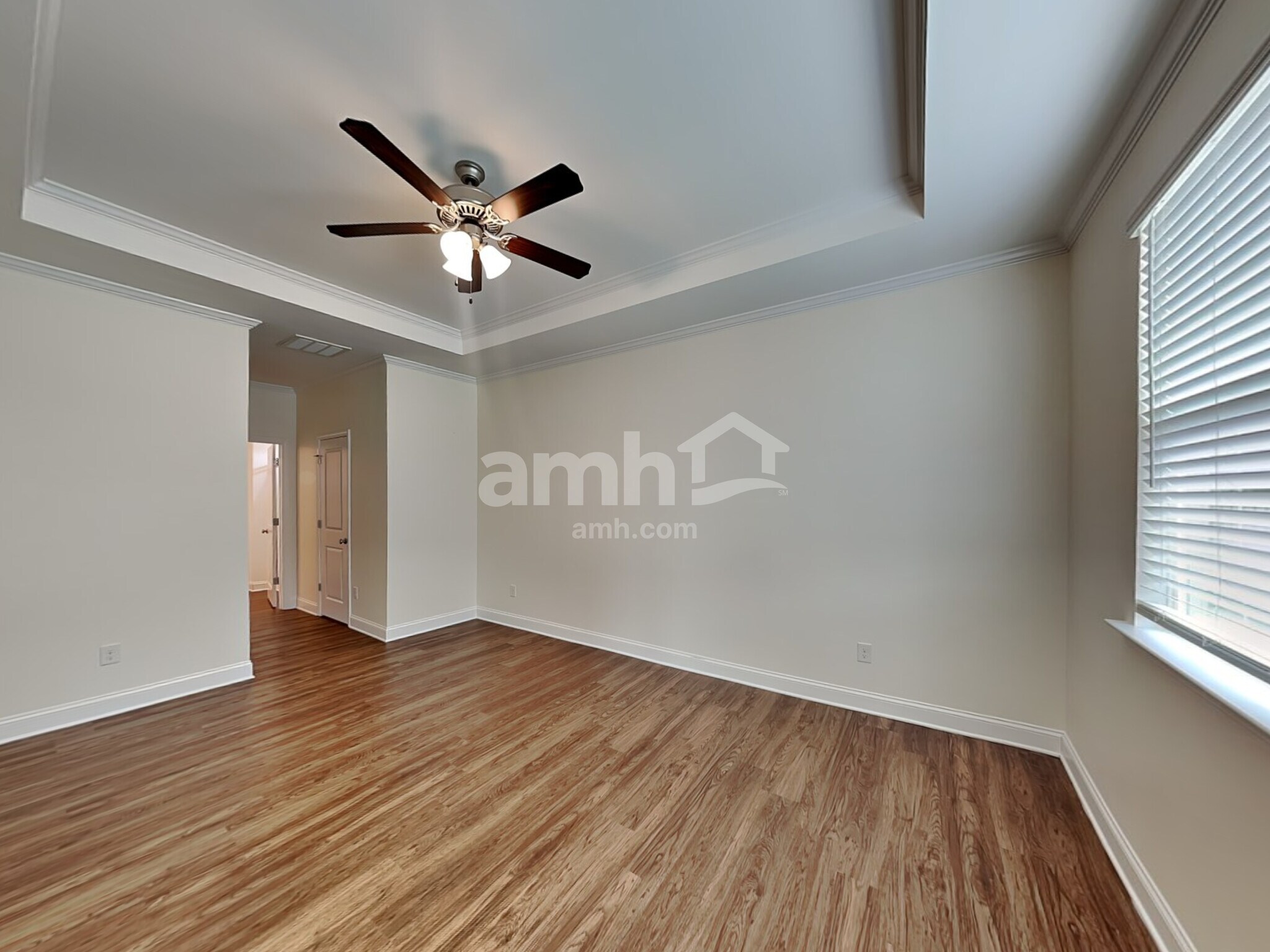 Building Photo - 4911 Trayton Ave