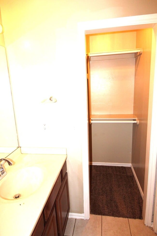 Building Photo - 4508 SE 77th St