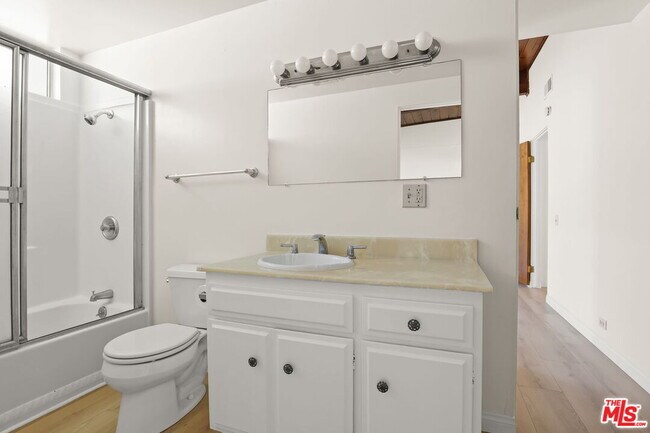 Building Photo - 1340 El Hito Cir