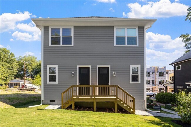 Building Photo - 320 Gray Ave