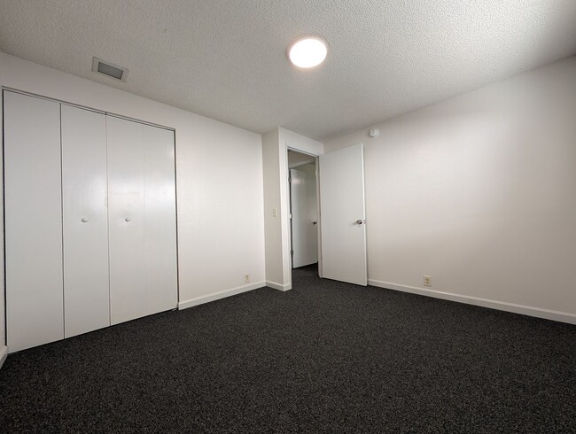 Building Photo - Newly Renovated 3-Bedroom, 1.5-Bath in Fantastic Neighborhood- Sheldon HS District