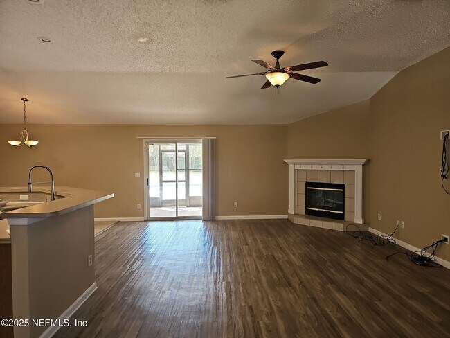 Building Photo - 1971 Belhaven Dr