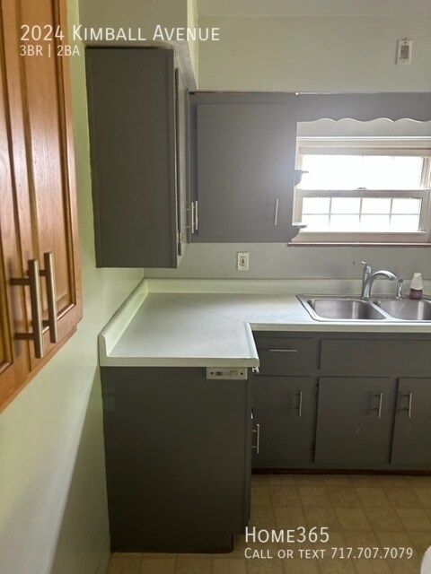 Building Photo - Precious 3 bed 2 bath Home