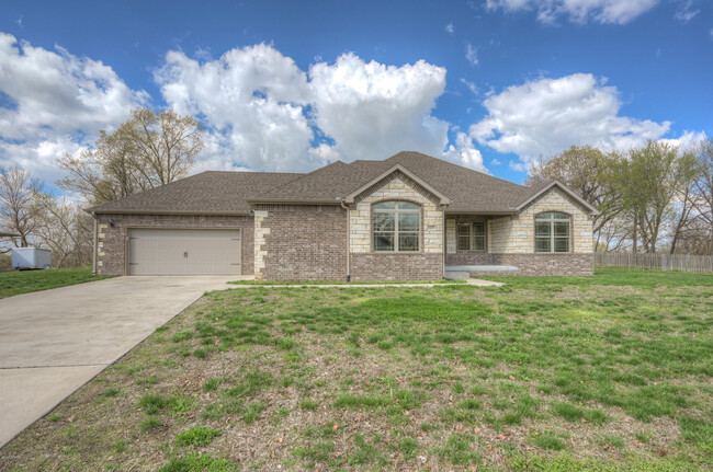 Primary Photo - 117 Briarbrook Dr