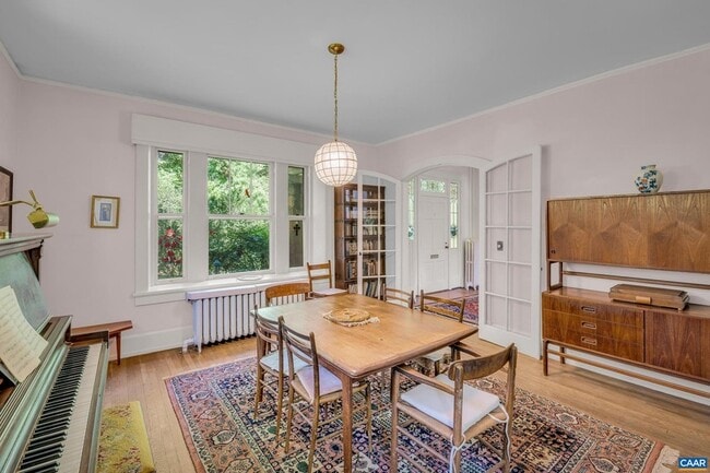 Building Photo - 502 Park Hill