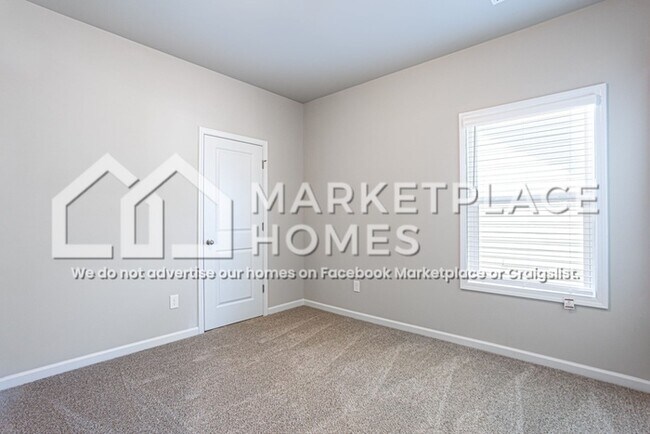 Building Photo - 214 W L Miller Dr