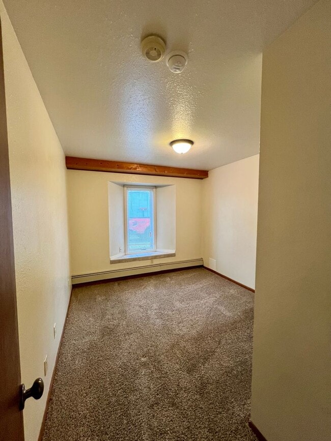 Building Photo - Dunbar Ave 529-