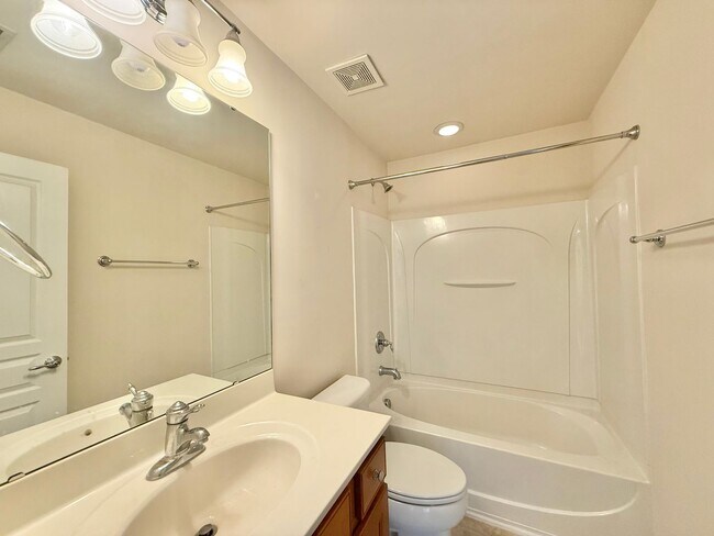 Building Photo - Charming 3BD, 2.5BA Raleigh Townhome with a Fenced Yard Near Shopping, Dining, Interstates, and R...