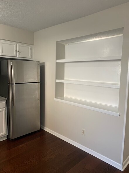 Building Photo - 5822 Shady Grove Cir