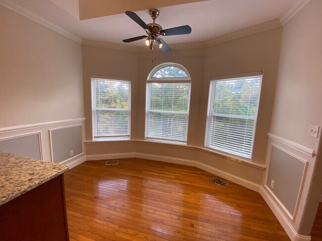 Building Photo - 170 S Willow Brook Dr