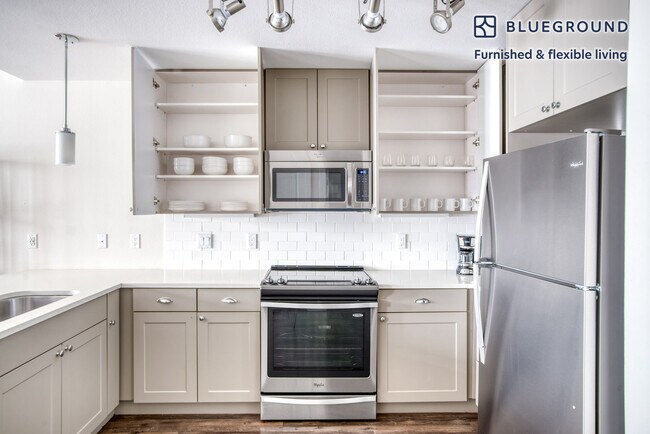 Building Photo - 3251 Lowell Blvd