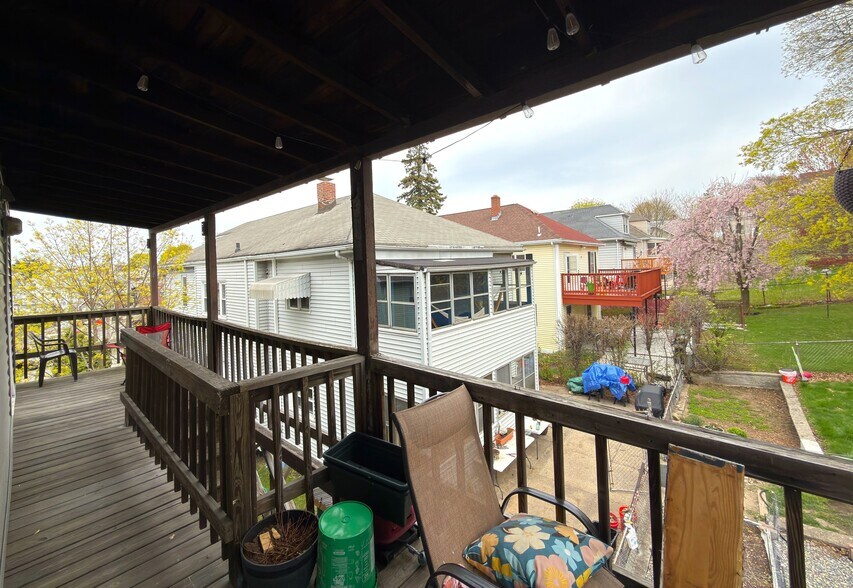 Building Photo - 19 Strathmore Rd