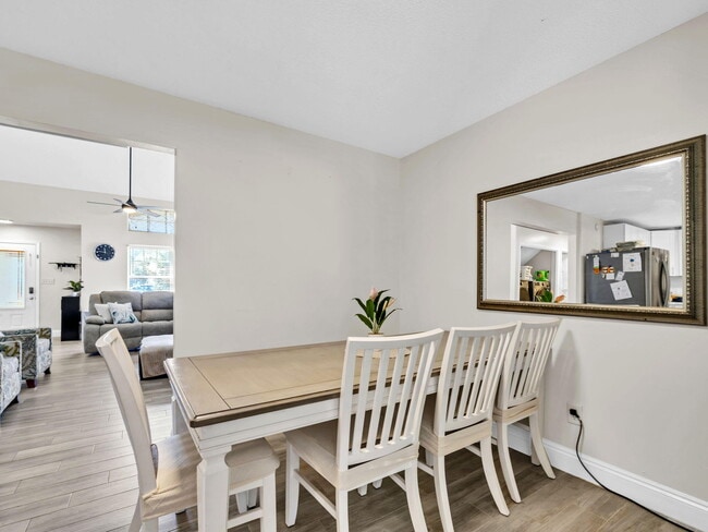 Building Photo - 1061 Quail Hollow Dr
