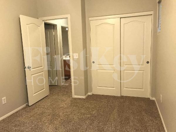 Building Photo - 10828 Avenzano St