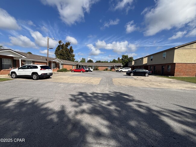 Building Photo - 149 N Hwy 22 A