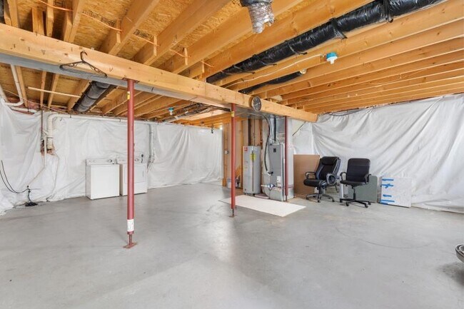 Building Photo - 395 Stonewall St