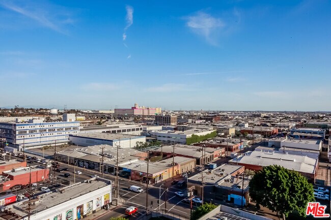 Building Photo - 1850 Industrial St