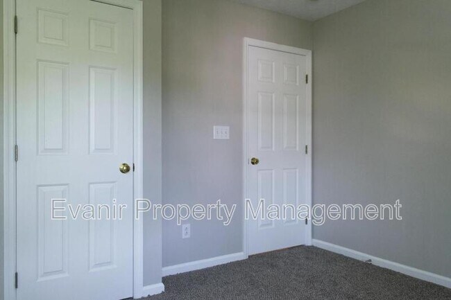 Building Photo - 1142 Deercreek Dr