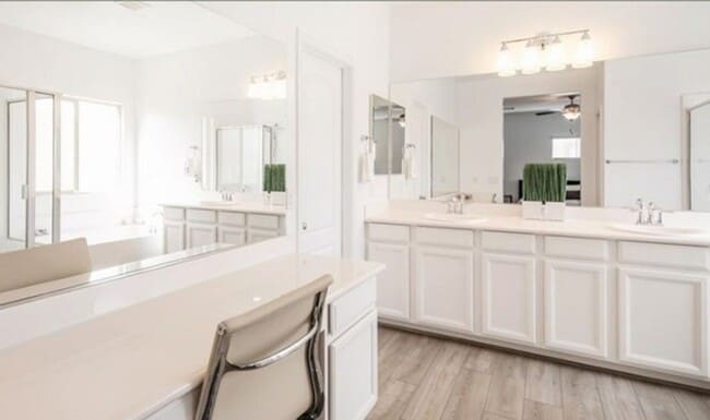 Building Photo - Beautifully Modern 3 bedroom Near Southern...