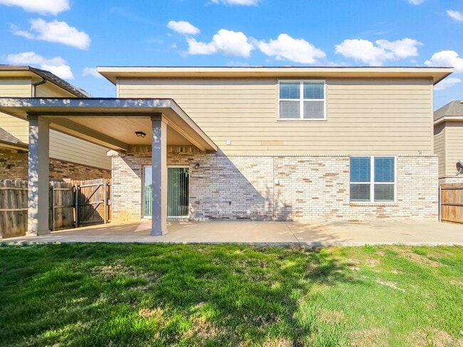 Building Photo - Charming 5BR/3.5BA Home with Two Primary Suites & Game Room in Northwest ISD