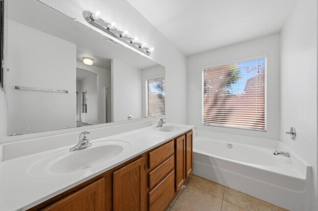 Building Photo - 18837 N 43rd Pl