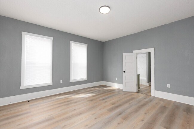 Building Photo - 3 Bedroom, 2 Bath in North Pratt