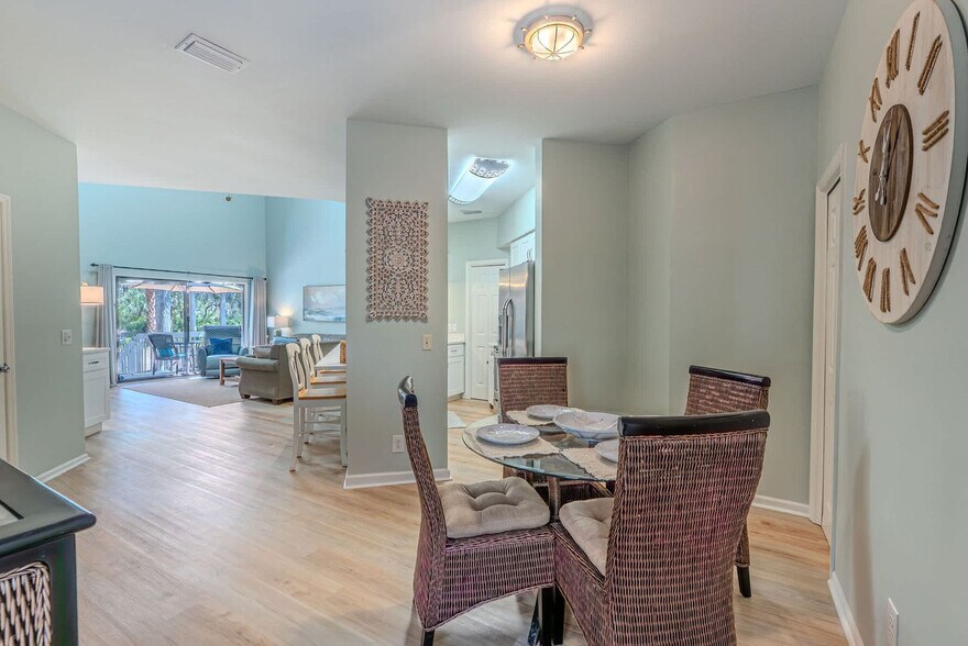 Building Photo - 137 Cordillo Pkwy