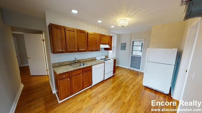 Building Photo - 224 Hanover St