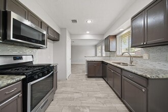 Building Photo - 5013 Camden Ln