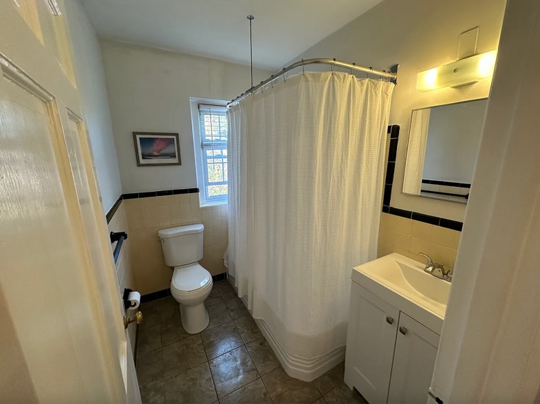 Building Photo - 217 Prospect Ave